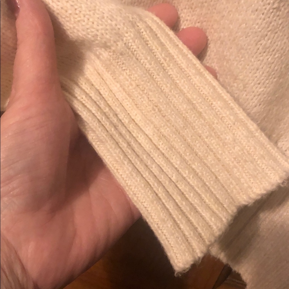 American Eagle Rare Woman’s Sm Snoopy Sweater Mock Turtleneck Like New - Picture 5 of 7